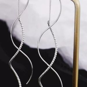 Set of beautiful silver wavy dangle threader earrings. Jewlery. Brand new.